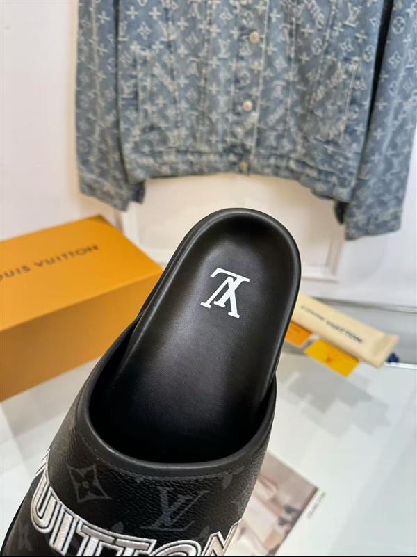 20251128184543696 210